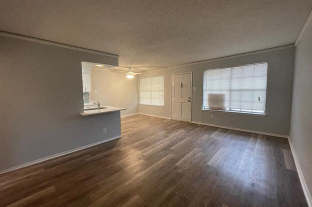 Building Photo - 3624 Parkridge Dr