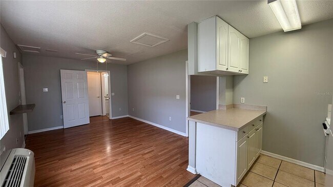 Building Photo - 871 Orchid Dr