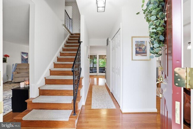 Building Photo - 6605 Grey Fox Dr
