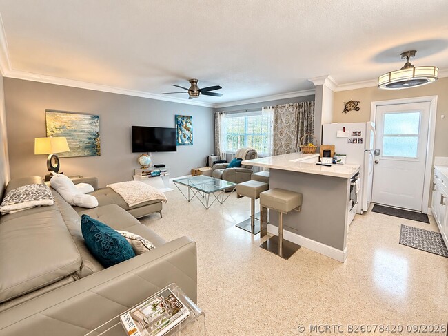Building Photo - 4541 N Ocean Dr