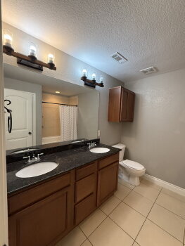 Building Photo - Amazing 4BR House with 3 Car Garage