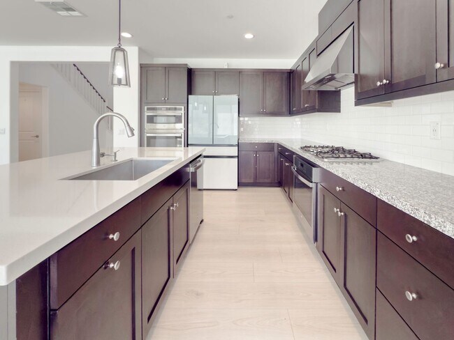 Building Photo - Newer Construction, Exquisite 4 Bedroom + ...