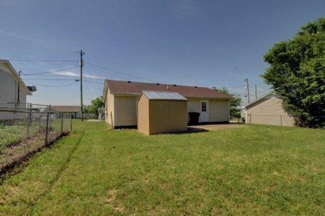 Building Photo - 411 Eddy St