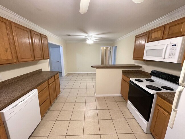 Building Photo - Five Points 5br House - FALL 2026 PRELEASE