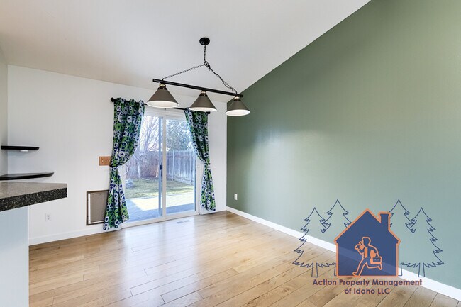 Building Photo - 1393 Caterpillar Ave N