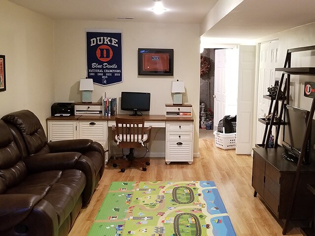 Lower level w/bath & laundry - 4343 Laclede Ave