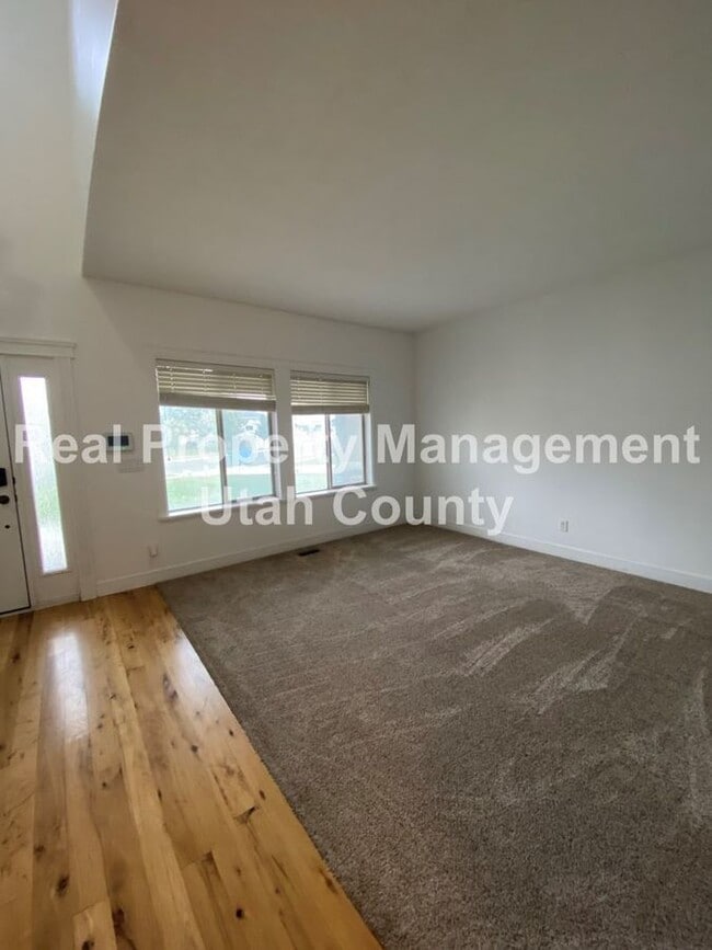 Building Photo - 1769 S 700 W