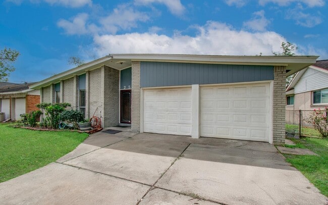 Building Photo - 2508 Grape Ln