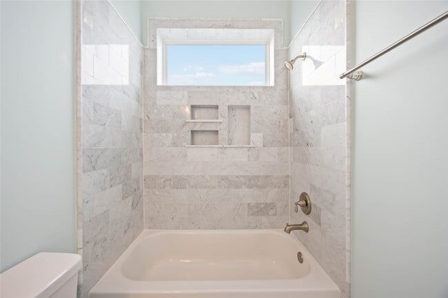 Building Photo - 609 Rutland St