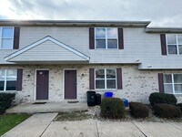 Building Photo - Townhouse