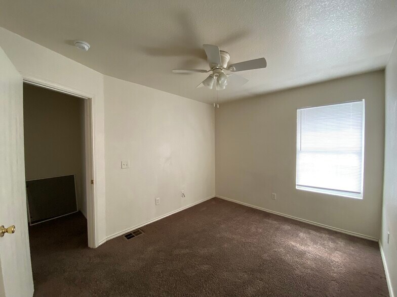 Building Photo - 4302 Sylvia Dr