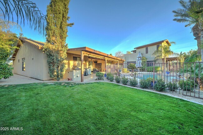 Building Photo - 6502 N 81st Pl