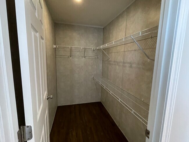 Building Photo - 37 Starling Hill Dr