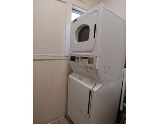 Building Photo - 933 Worcester Rd