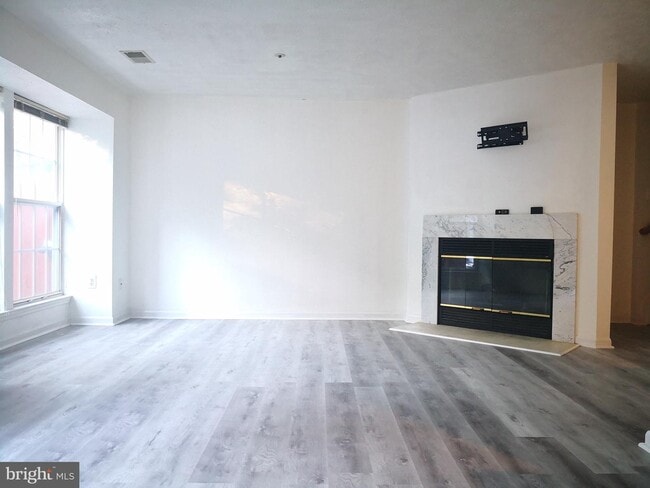 Building Photo - 6033 Weekend Way
