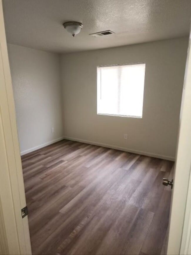 Building Photo - 1730 Inyo St