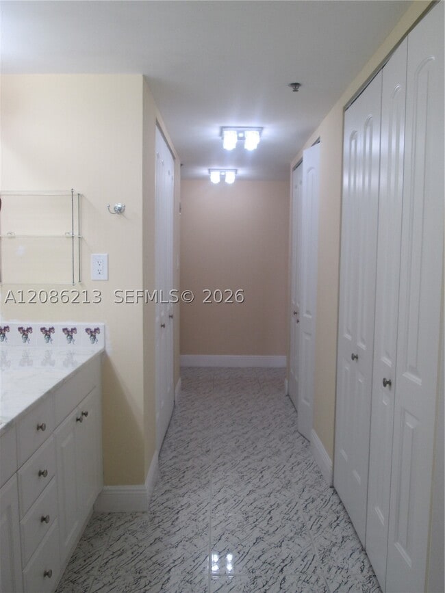 Building Photo - 210 174th St