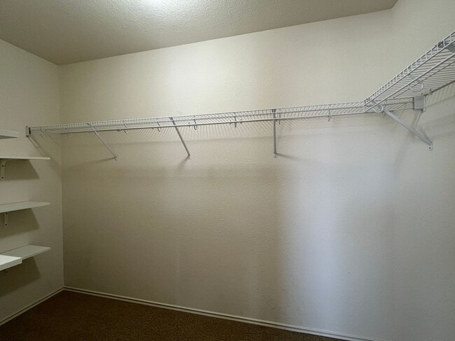 Building Photo - Great 3/2.5 Townhouse in Great Location