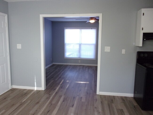 Building Photo - 1956 Doby Dr