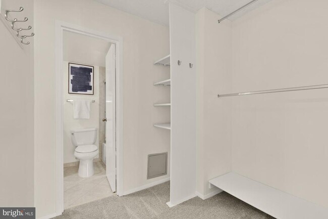 Building Photo - 1325 18th St NW