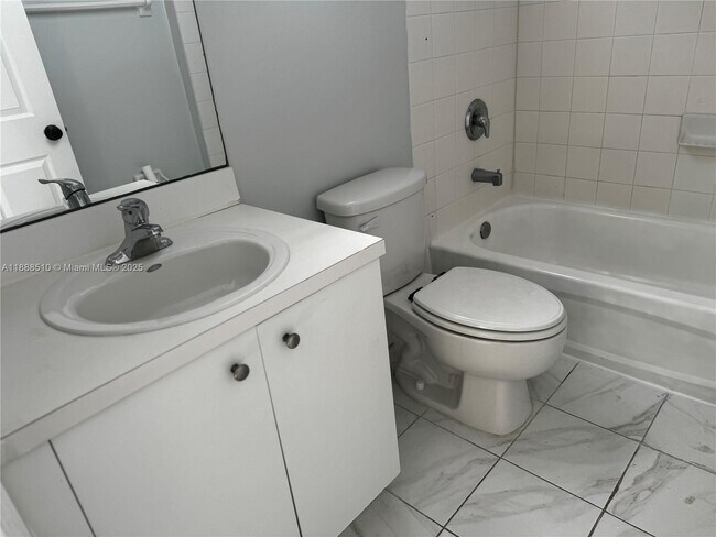 Building Photo - 1480 NE 33rd Ave