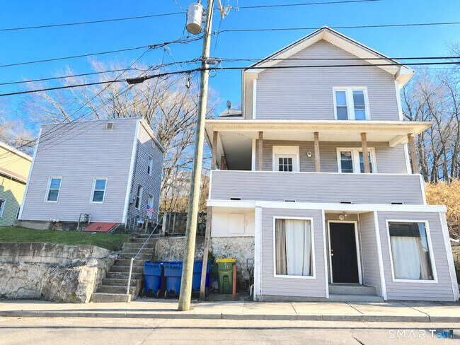 Building Photo - 429 Baldwin St