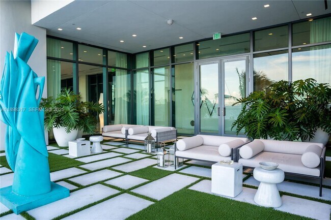 Building Photo - 3131 NE 7th Ave