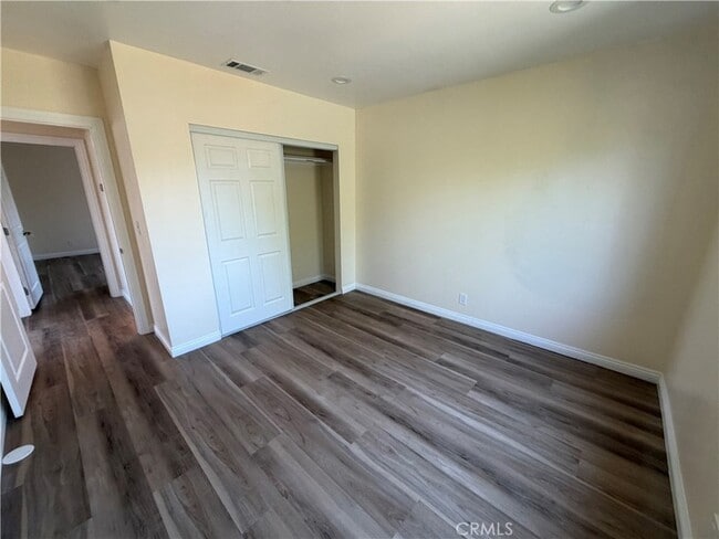 Building Photo - 3234 Vineland Ave