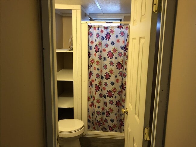 Building Photo - 57 Volewood Ln