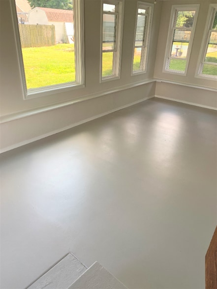 Building Photo - 108 E Cochran St