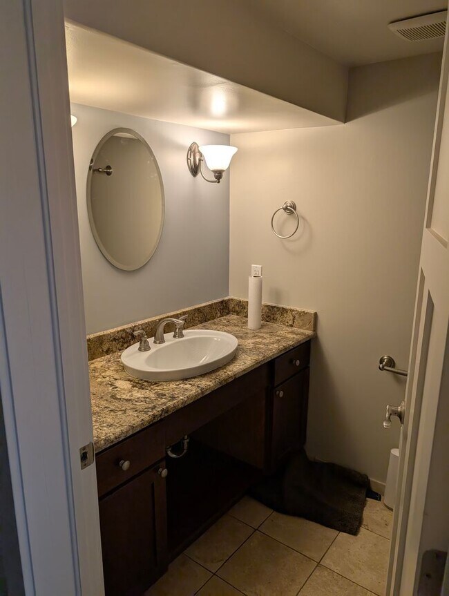 Building Photo - Beautiful 3 Bedroom House right across from City Park