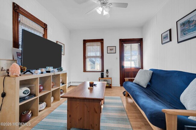 Building Photo - 903 C St