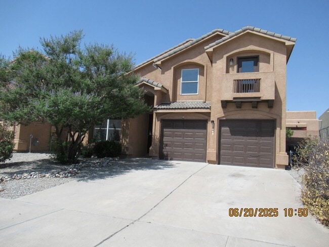 Primary Photo - Massive 5Bed, 4Bath, 2Story Home Located i...