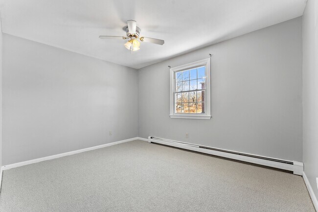 Building Photo - 82 Boylston Ln