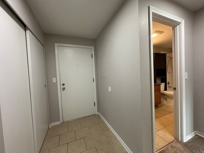 Building Photo - 2bd/1ba Bothell Condo