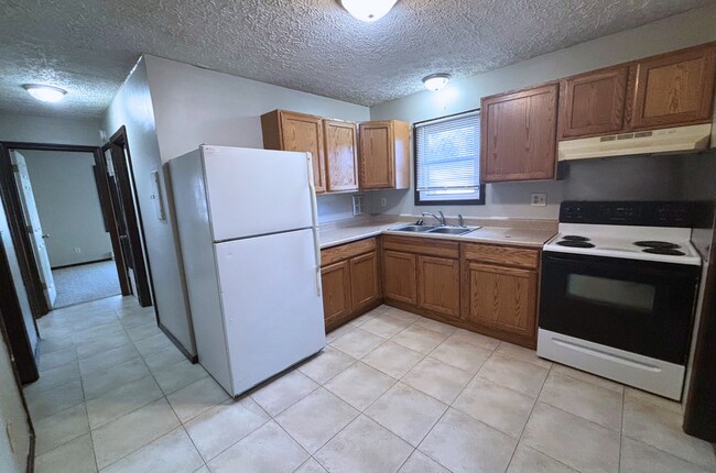 Building Photo - 407 Parker St