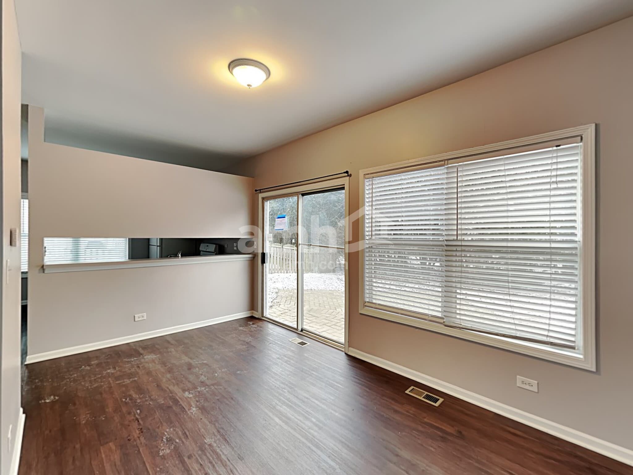 Building Photo - 2417 Deerfield Dr