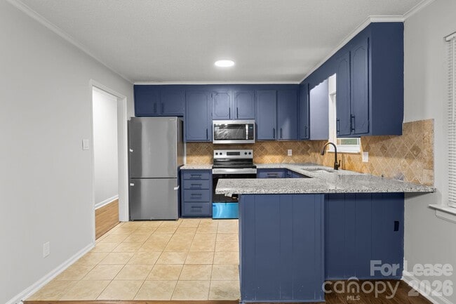 Building Photo - 5300 Hickory Ln