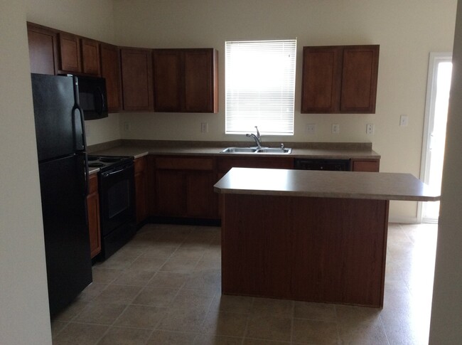 Building Photo - Franklin Twp - 4 BR h ome
