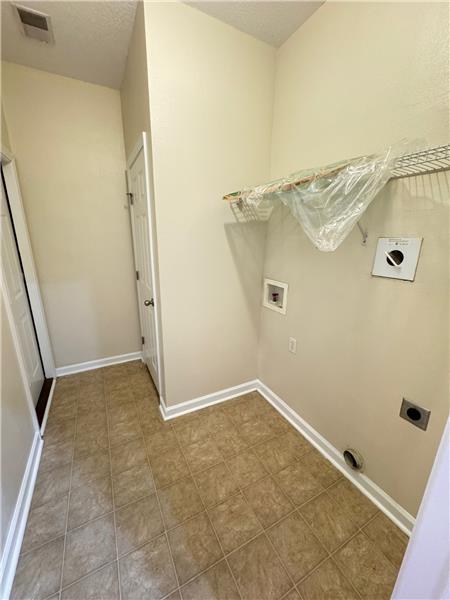 Building Photo - 260 Red Oak Dr
