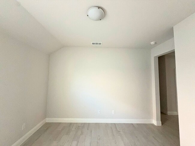 Building Photo - 609 Tartane Dr