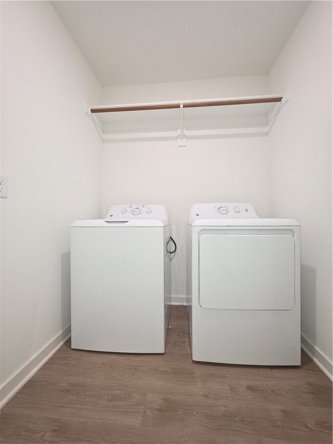 Building Photo - 704 W Loren Dr