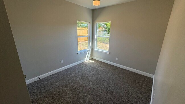 Building Photo - 3201 Bourland St