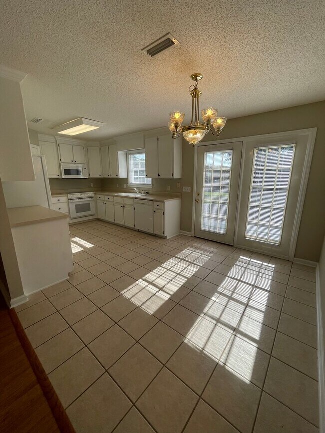 Building Photo - Wood Creek Subdivision!