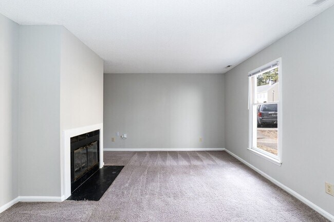 Building Photo - Move In Ready Two Bedroom Home!