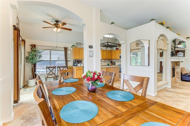 Building Photo - 1209 Lacey Oak Loop