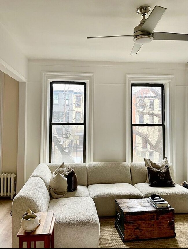 Building Photo - 393 Clermont Ave