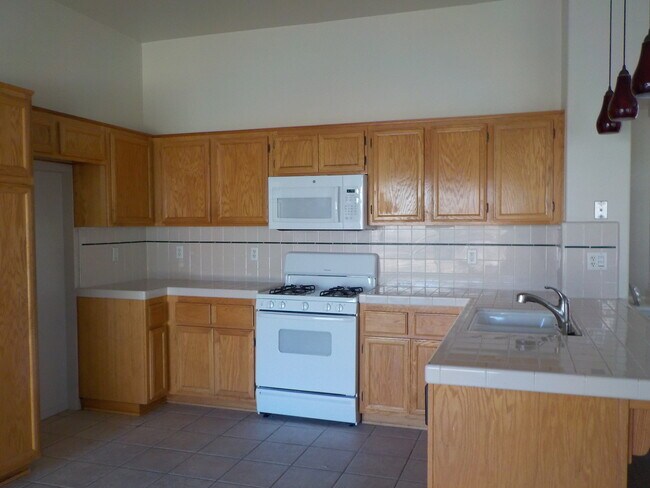 Building Photo - 5422 W Dorothea Ave