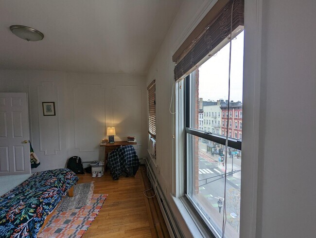 Building Photo - 403 Washington St