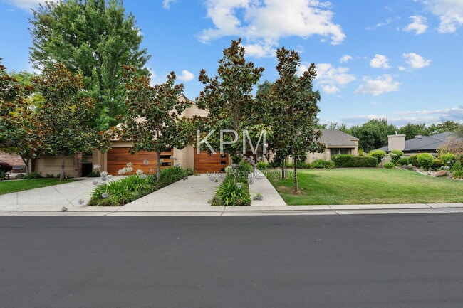 Building Photo - 3342 Cove Cir